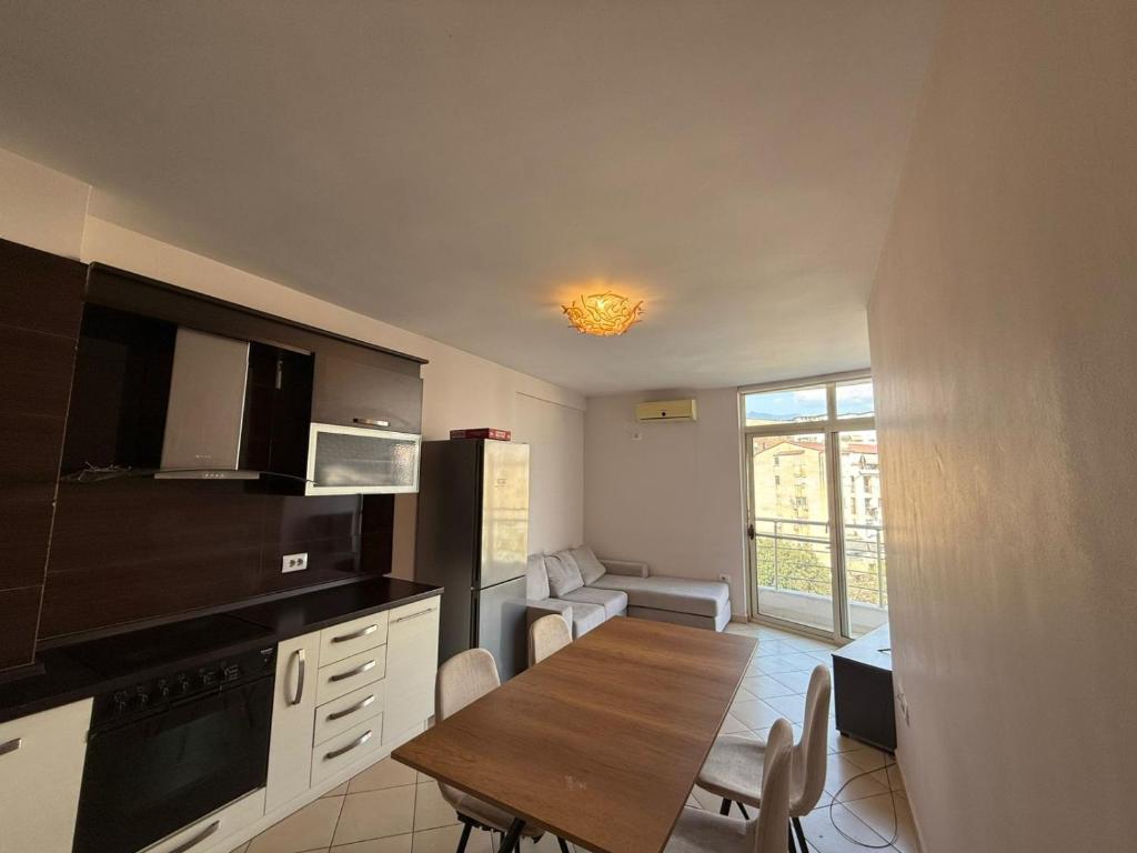 Zoja Apartament, Tirana