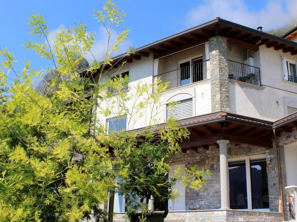 ello Apartment for Lake Adventures, Marone