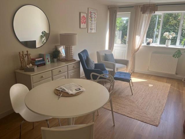 Stonefield Cottage - Modern cottage entire home in Cotswolds village, Deddington