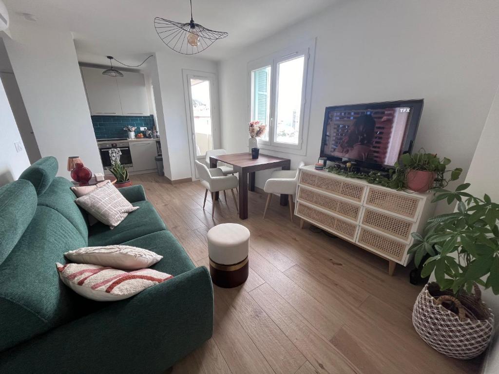 2 room renovated sea view, near Monaco - 1