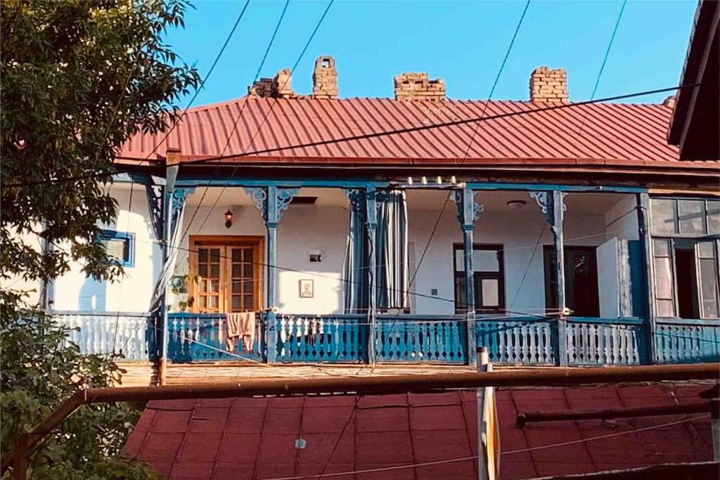 Solskinn Tbilisi, Tbilisi