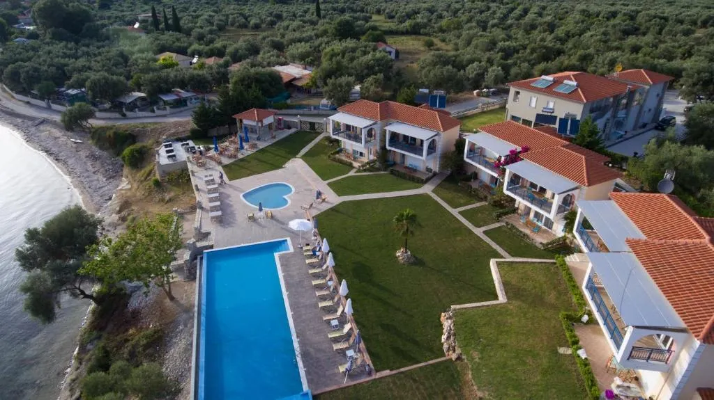 Thesmos Village, hotel in Mýtikas