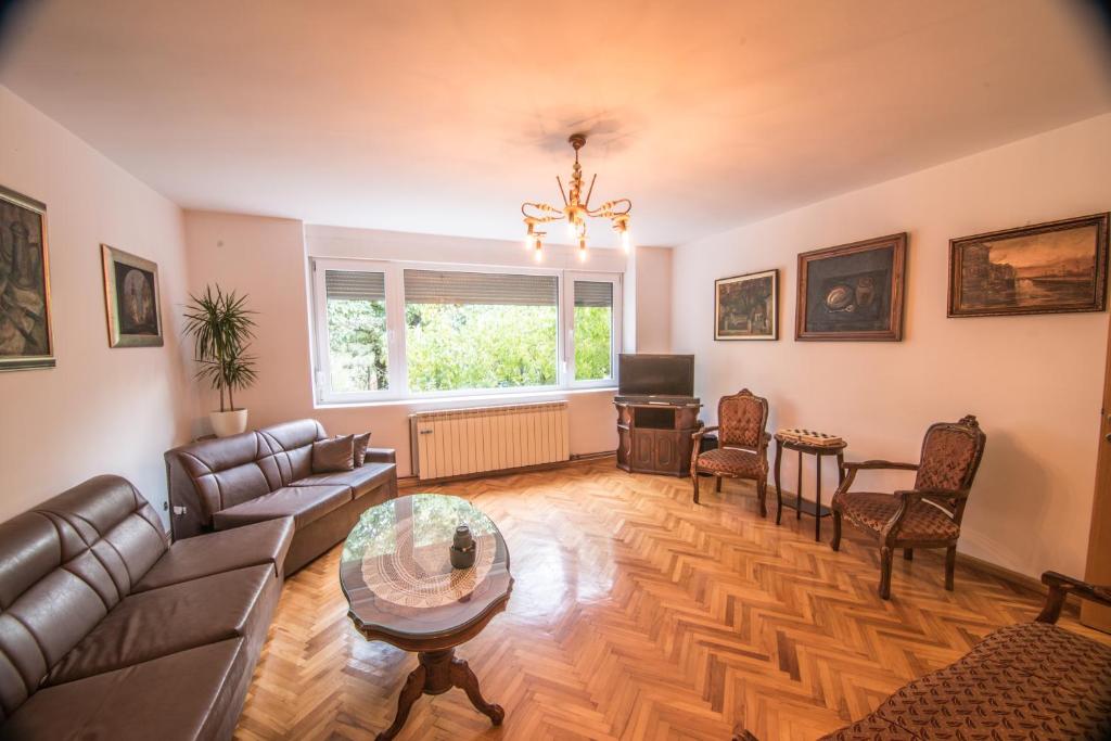 Kirsche Apartment - 85 sqm - Free parking, Sarajevo
