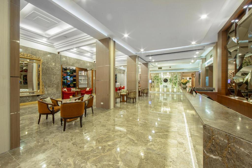 Lobby, Grand Inna Tunjungan Hotel Surabaya in Surabaya