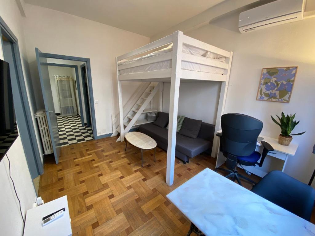Easy and accessible beach flat near the university - 2