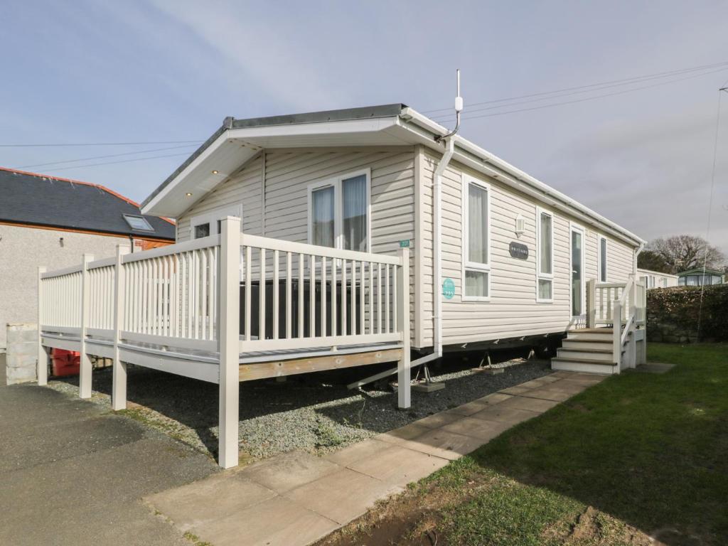 Gold Lodge 201, Talybont