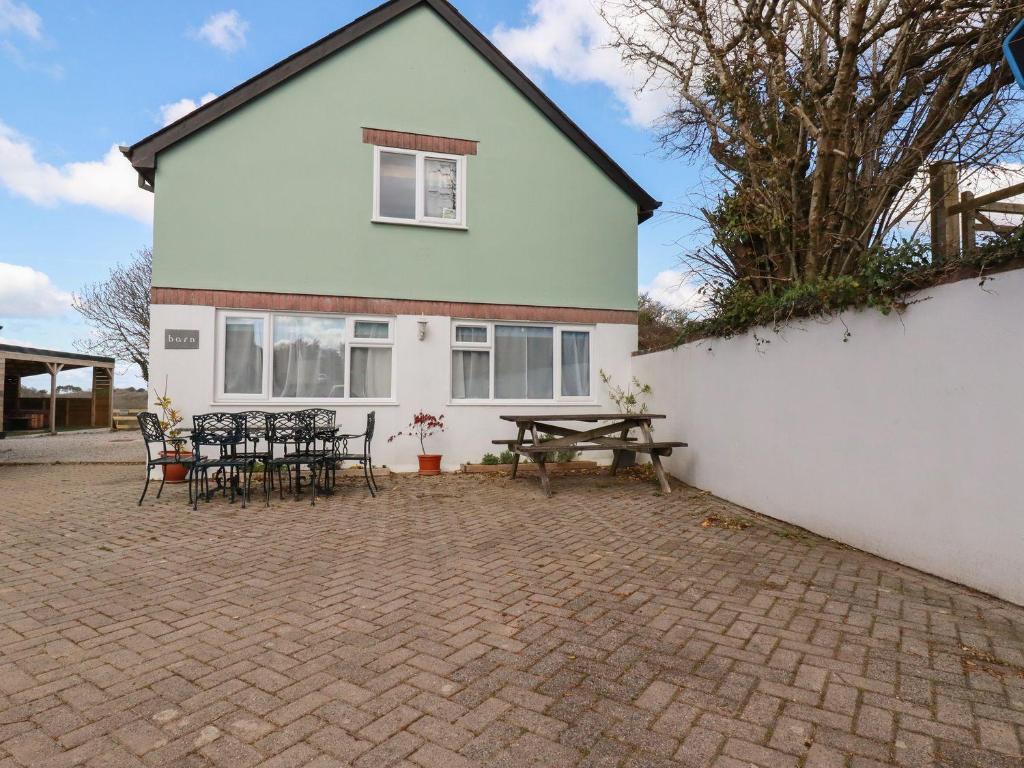 Five Elements Barn, Truro