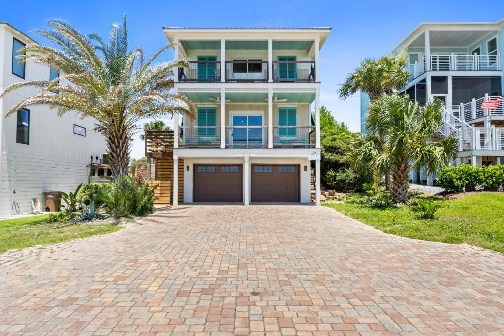 Shangri La by Coastline Vacation Rentals, Port Saint Joe