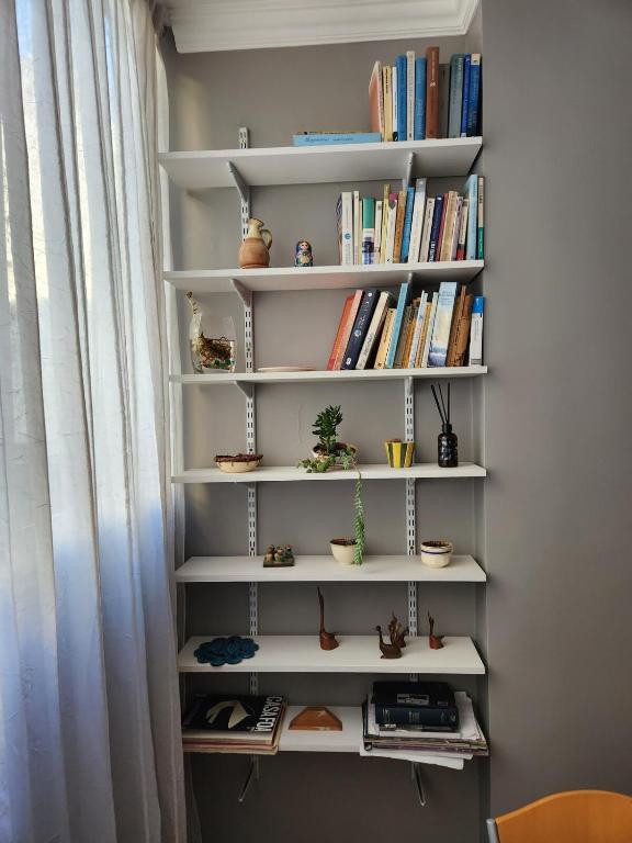 Luminoso y cómodo 3 ambientes, bien conectado - 4