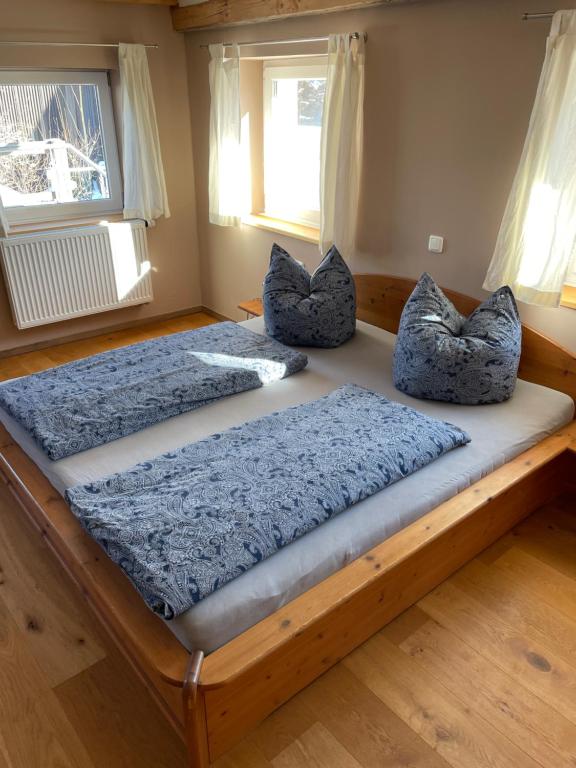 Haus mit Garten und Kamin - 3