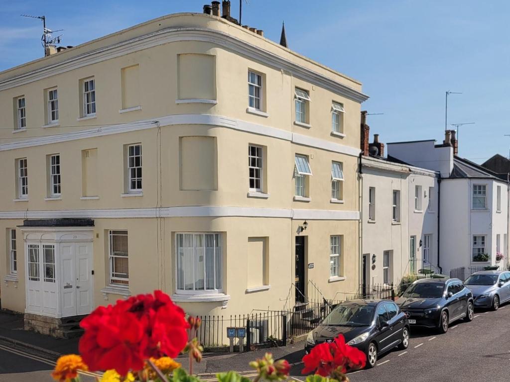 Unique & Stylish Town House in Central Cheltenham, Cheltenham