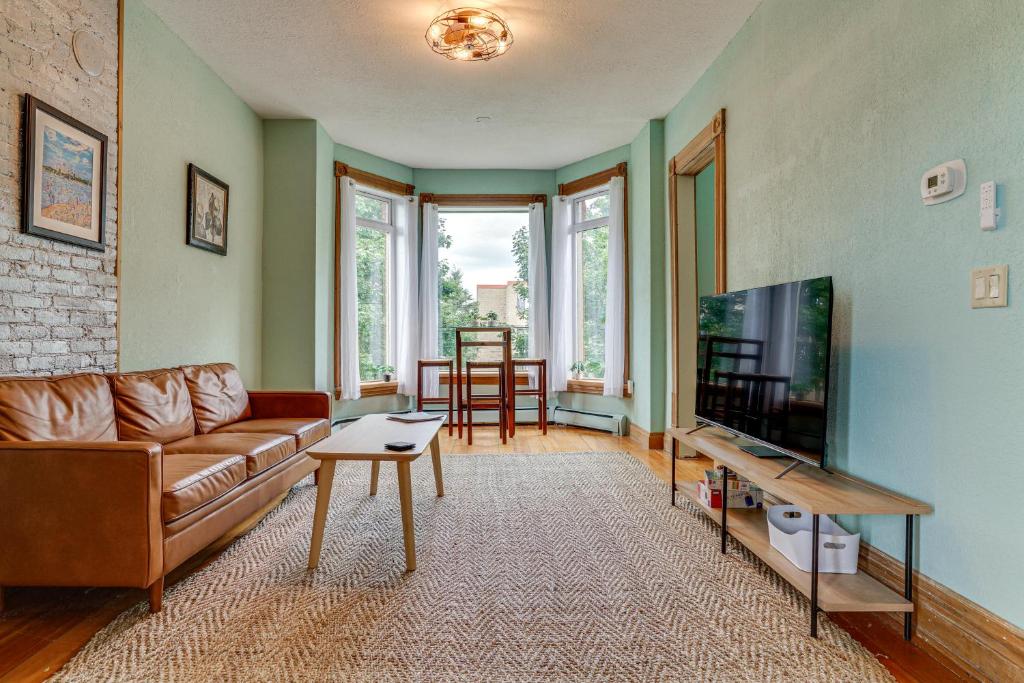 1 Mi to Xcel Energy Center Spacious Historic Home, Saint Paul