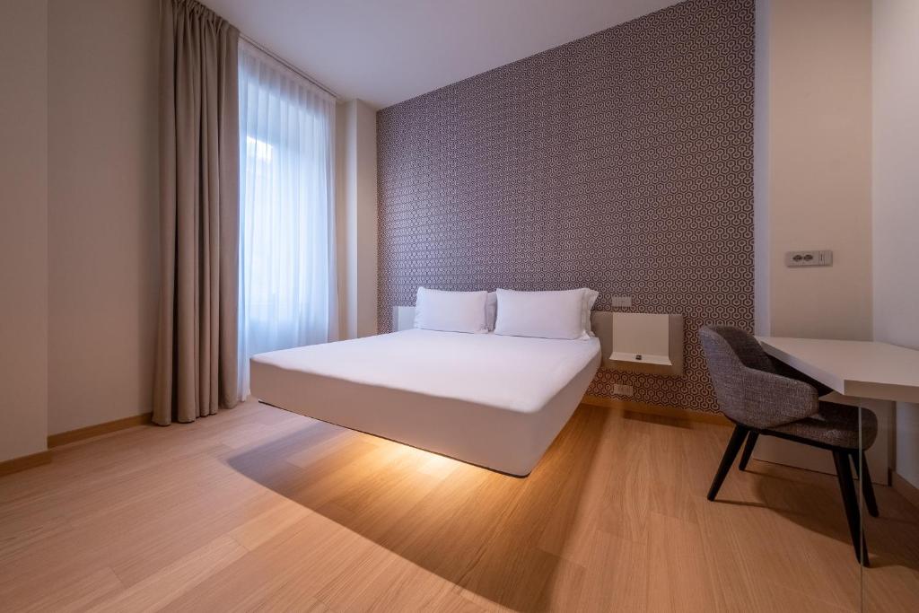 Oriana Homèl Milano, Milán