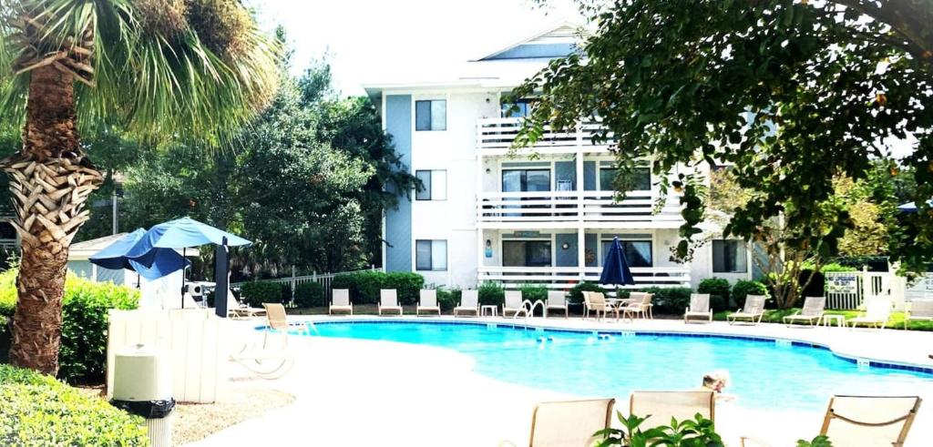 Fiddler's Cove 11e - Updated Folly Field Villa, Hilton Head Island