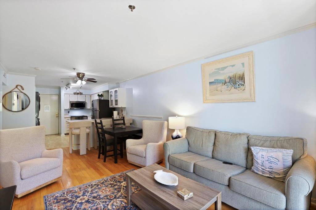 Fiddler's Cove 1a - Short Walk To The Beach!, Hilton Head Island