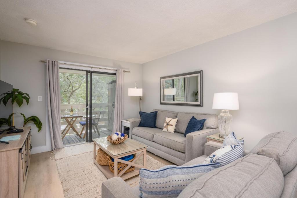 Fiddler's Cove 20i - Coastal Top Floor Villa, Hilton Head Island