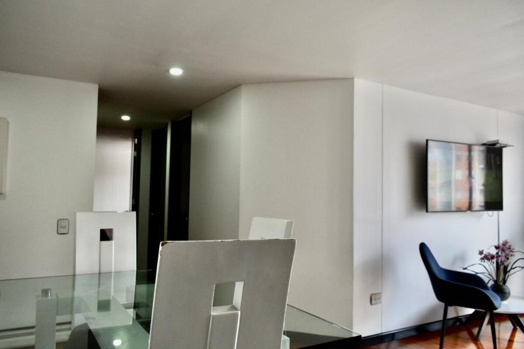 Cozy Bogota apartment 15 min from Airport - 4