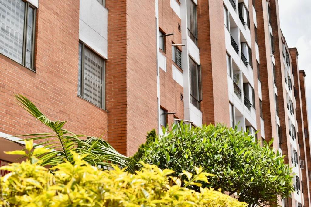 Cozy Bogota apartment 15 min from Airport - 1