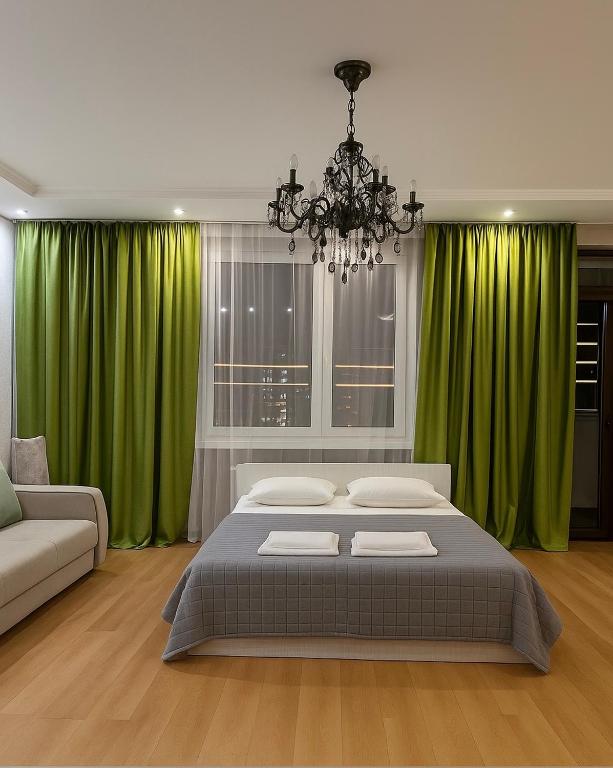 153 Уютные апартаменты с видом на Байтерек и поющие фонтаны с 2 кроватями King и диваном на 10 этаже, Astana