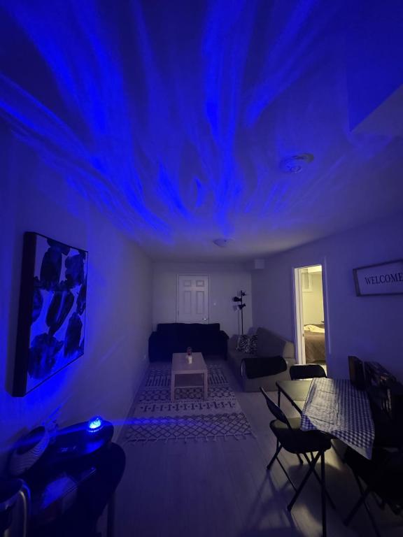 Entire unit seprate entrance, Richmond Hill