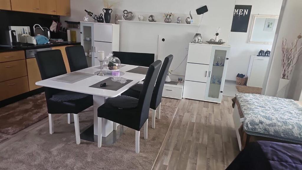 1 Room Apartment Kuckovic - 2