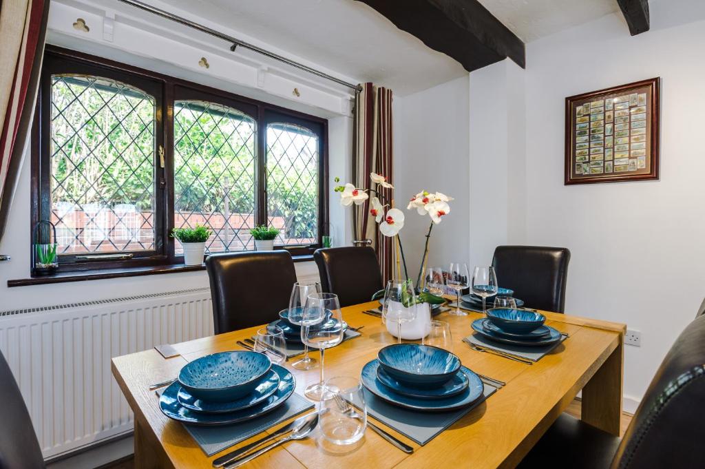 4bed 3bath prv-parking x3 doubles x1 king, Golborne