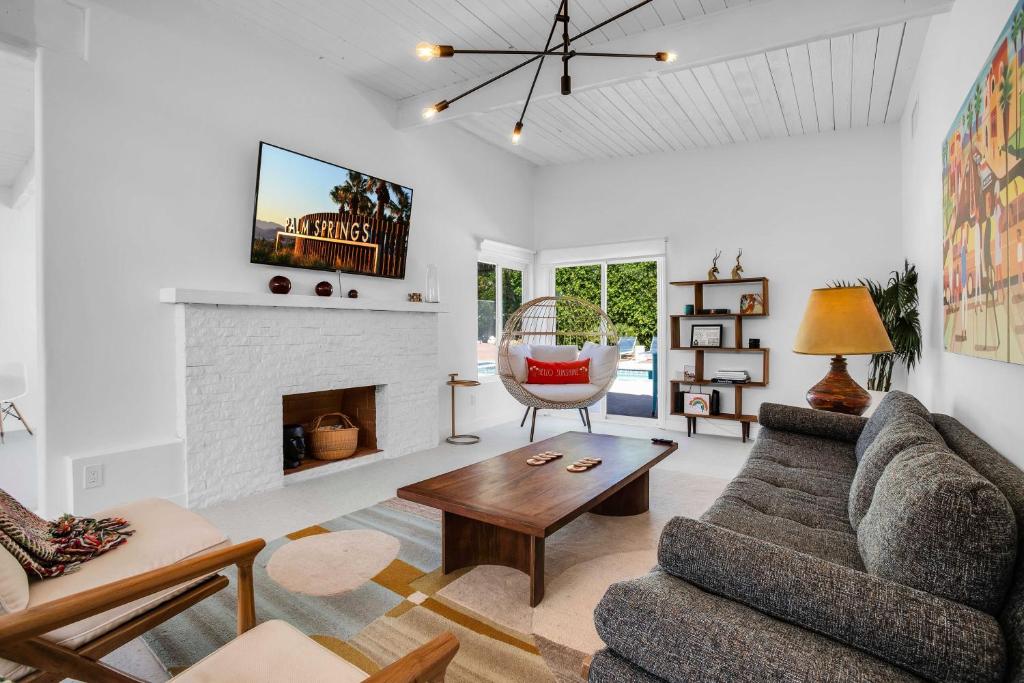 Krisel Architectural Delight, Palm Springs