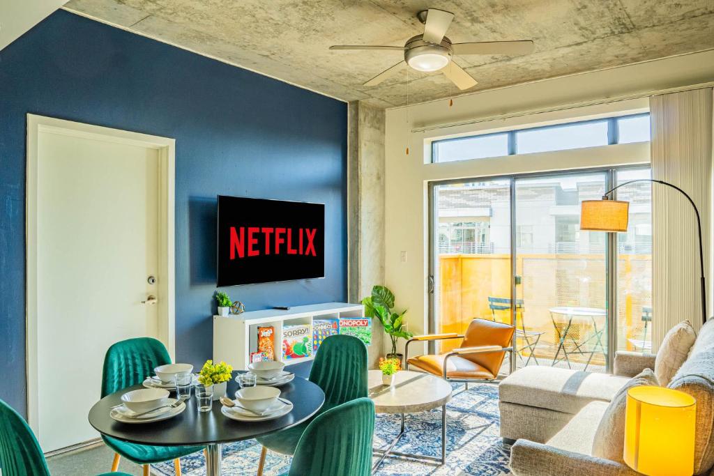 Posh 2BD - Central DT - Gym, Pool, Parking -Sleep 8, Phoenix