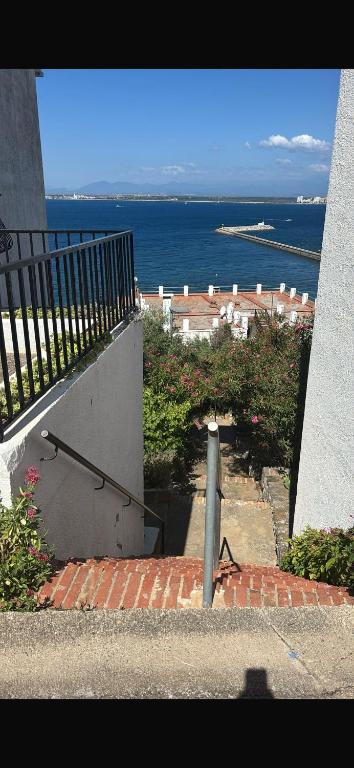 Appartement Roses 4 couchages, linge de maison, radiateurs électrique, balcon et parking - 3