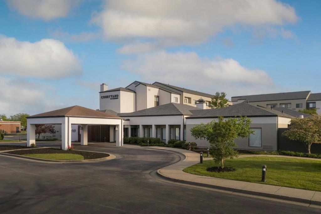 Courtyard by Marriott Louisville East, Louisville