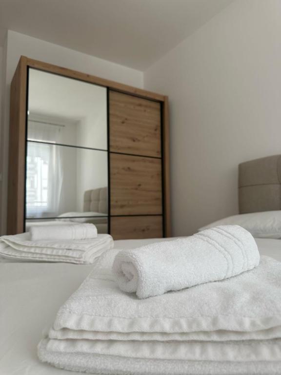 Ada by AA Stan na dan, Železnička Stanica Incel