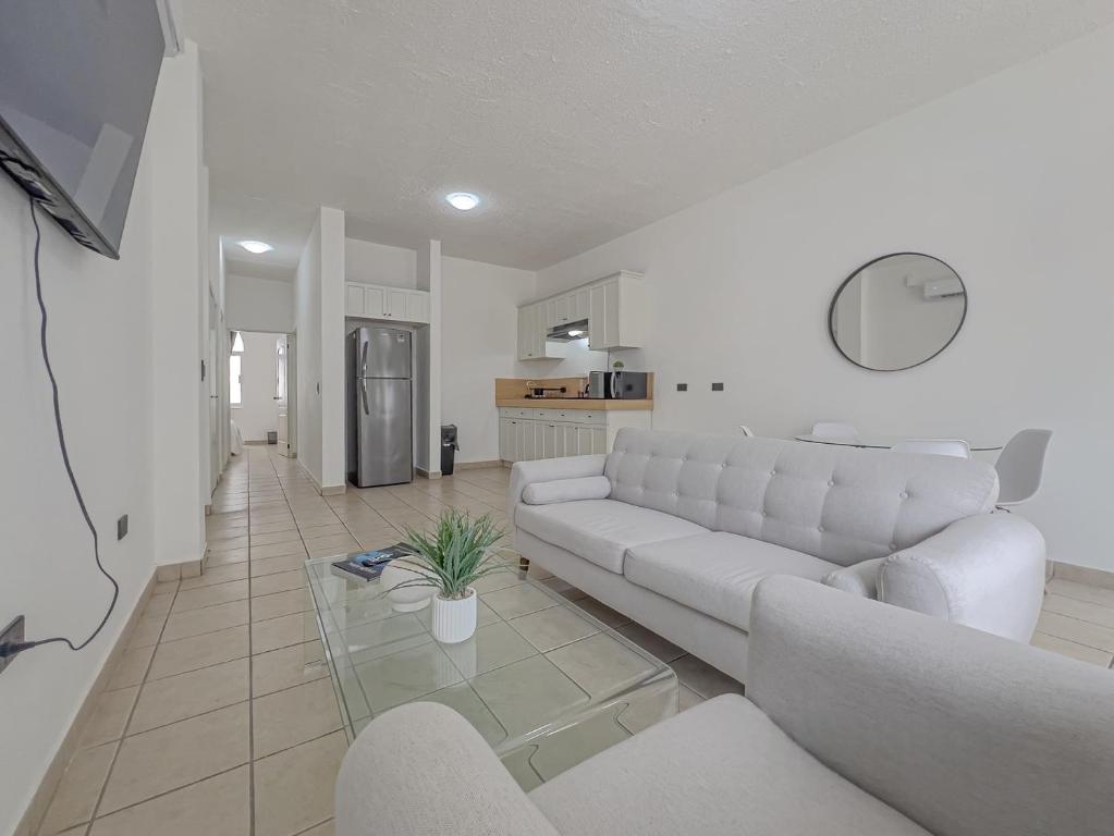 Casa Punta Arena 2BR home downtown LPZ blocks from beach - 1
