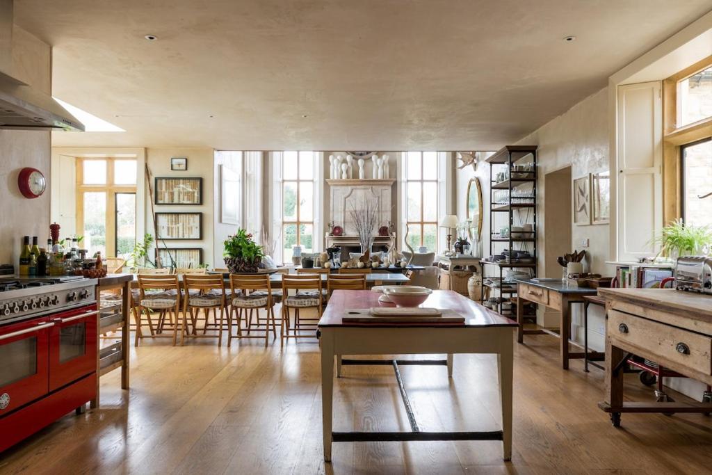 A Large Cotswold Country Retreat photo 4