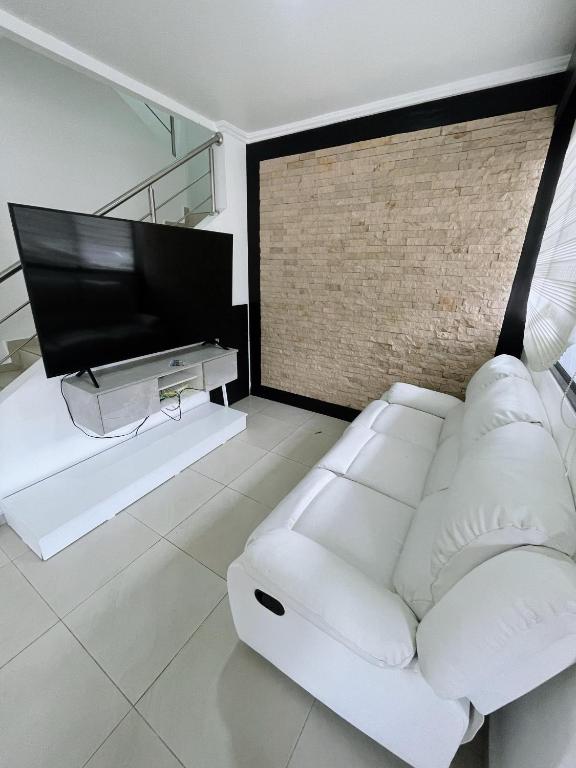 Casa con piscina, zona BBQ y seguridad privada - 5