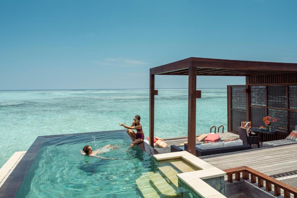 Four Seasons Resort Maldives at Kuda Huraa — Swimming pool in Kaafu Atoll, Kaafu