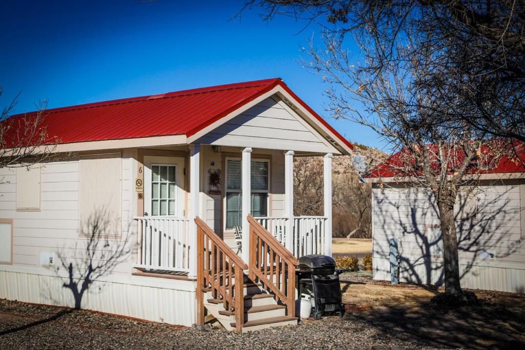 Verde Valley One-Bedroom Park Model Cabin 14 photo