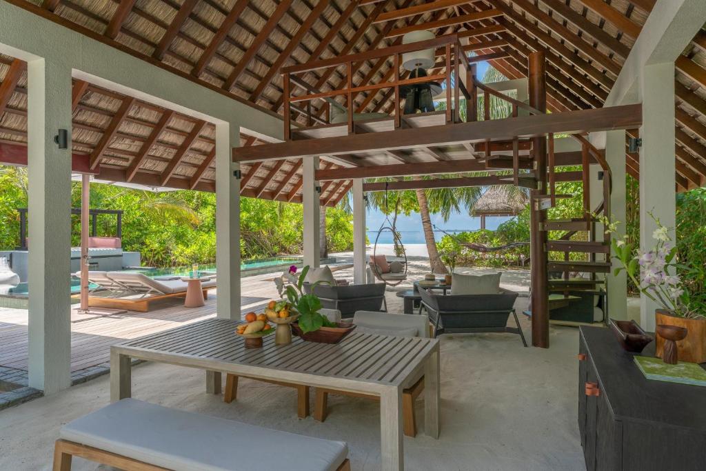 Four Seasons Resort Maldives at Landaa Giraavaru — Beach in Baa Atoll, Baa