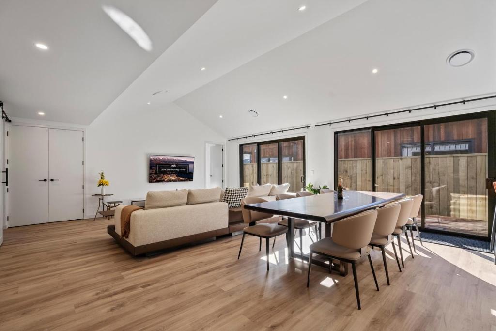 Mountain Escape by Remarkables 9 | 3-bedrooms, Frankton