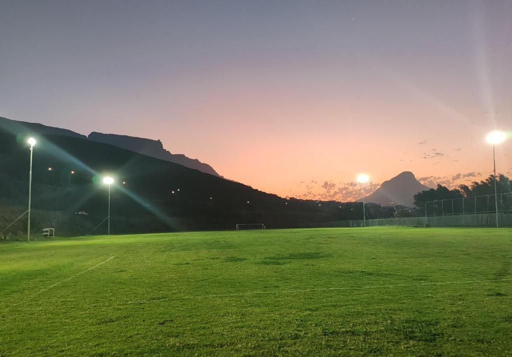 Sunset Paradise, Kapské Město