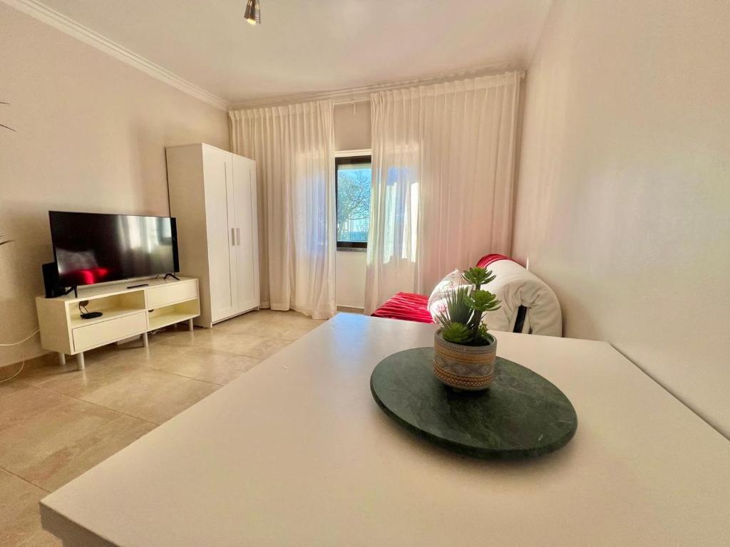 Cascais Breeze, Parede