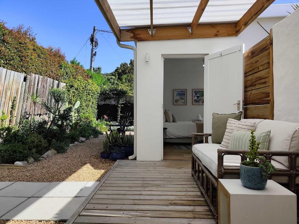 The Sanctuary Nook - 7 min walk to beach 전경