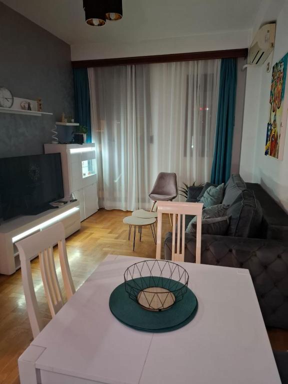 Seaside stay center of Budva - 5