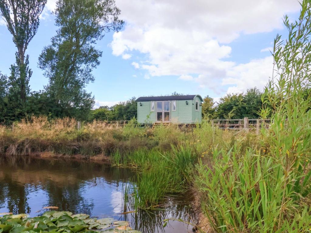 The Dragonfly, Atwick