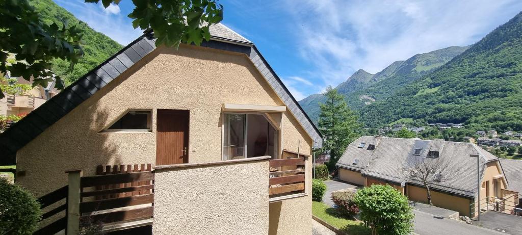 Appartement lumineux, 2 ch, 4 à 5p, balcon, parking - 2