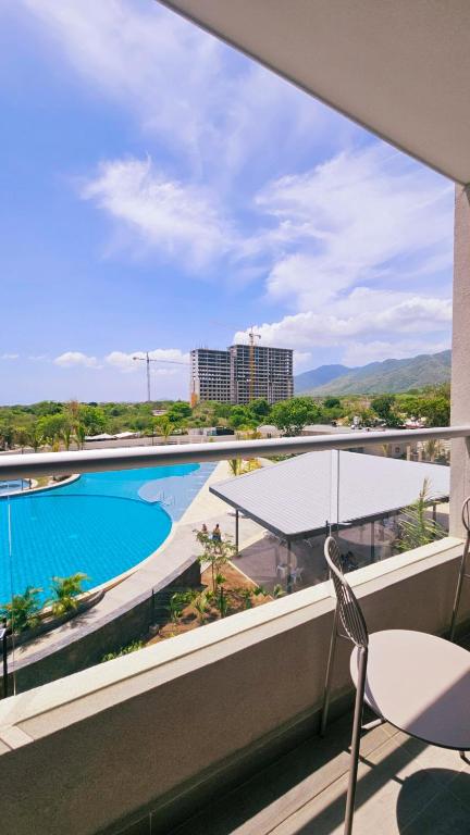 1BD Luxe Shore & Balcony Sunrise Next to the Beach - 5