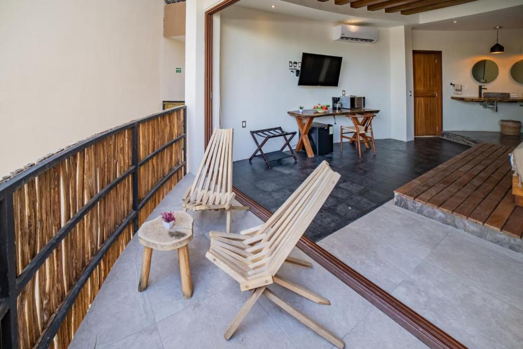 Secluded Jungle Suite Free Access to Beach Club - 4