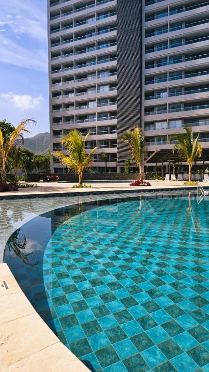 1BD Luxe Shore & Balcony Sunrise Next to the Beach - 1