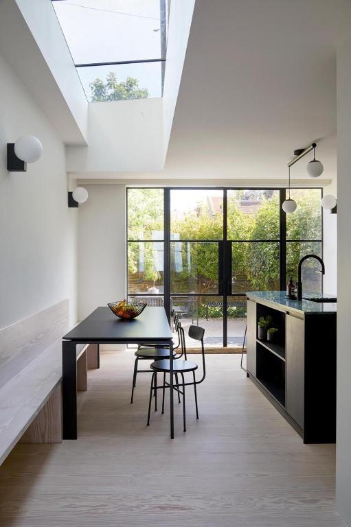 Sea View Townhouse by Westbrook Bay, Margate