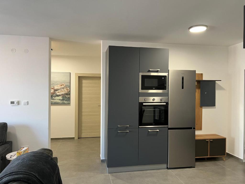 DC Executive Apartments - 4