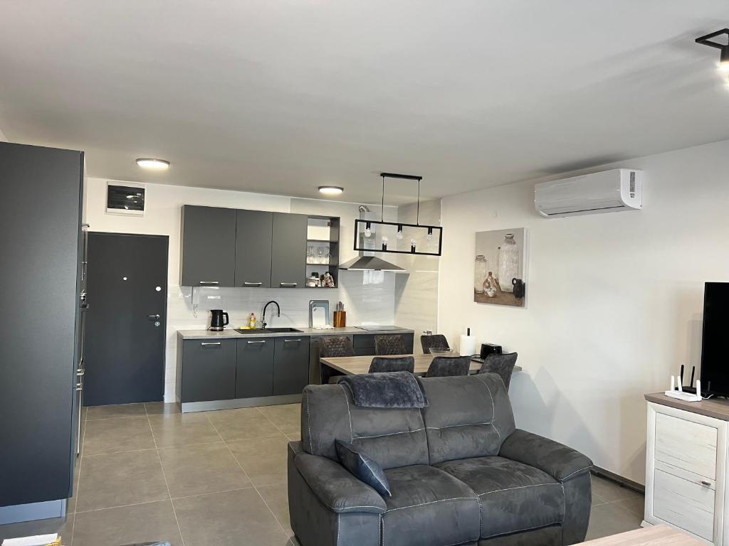 DC Executive Apartments - 3